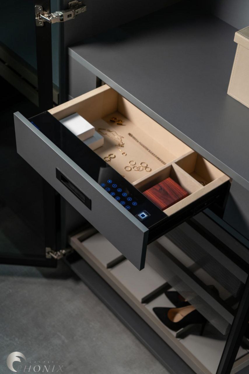 برای مشاوره خرید محصولات ملونی تماس بگیرد. 09125685093